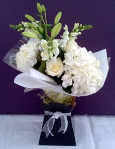 Blousey white bouquet